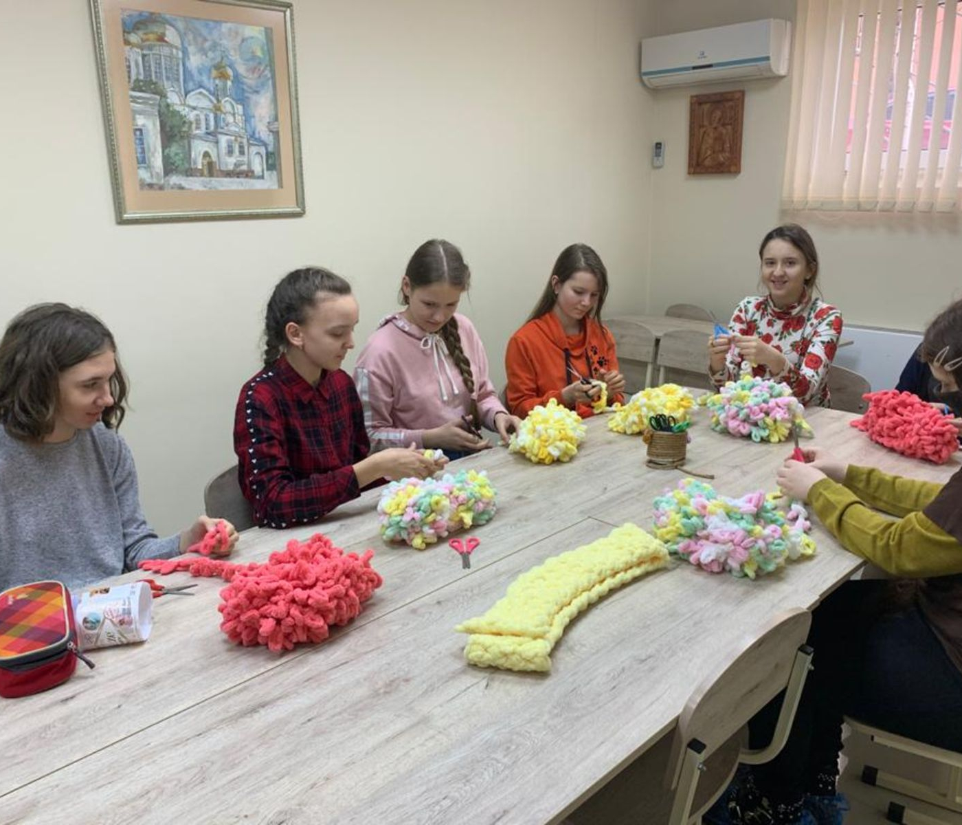 Храм святителя Спиридона Краснодара открыл творческую мастерскую для девочек